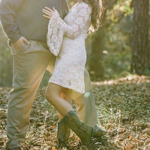 Bell sleeve lace dress